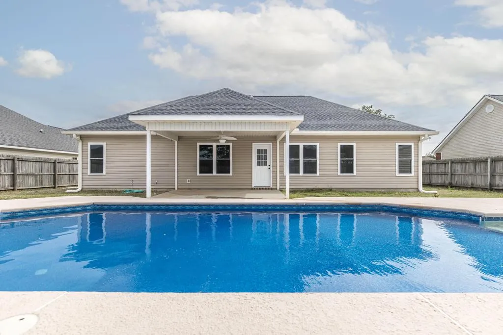 We buy houses in Bonaire, GA